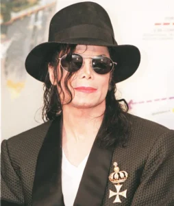 It is known that Michael Jackson is living in Brazil through the selfie photo of his daughter Paris Jackson. He is still healthy, but what makes him not dare to appear is because… see more