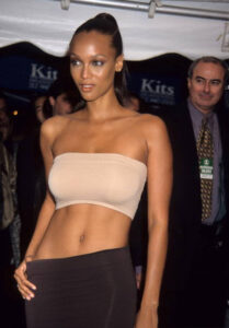 BREAKING NEWS:Tyra Banks walked the Victoria's Secret Fashion Show runway nearly 20 years after modeling retirement